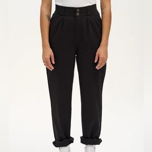 Lucy & Yak Addison Tapered Twill Trousers in Black